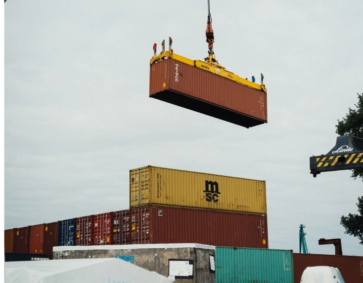 ombouw zeecontainer bij DEUFOL